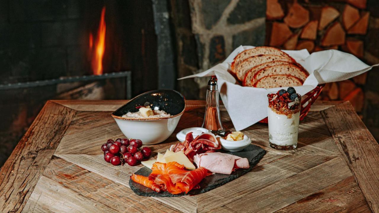 Danebu Kongsgaard Hotel Aurdal Bagian luar foto